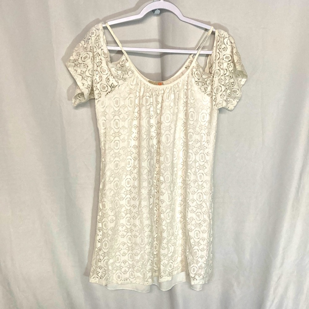 52-4 GB Gianni Bini white lace cold shoulder mini dress top L